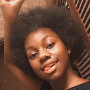 Meet your Posher, Makayla